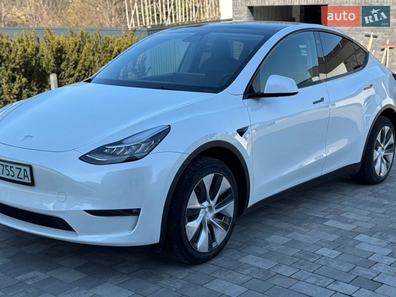 Позашляховик / Кросовер Tesla Model Y 2021 в Чернівцях фото 2 Позашляховик / Кросовер Tesla Model Y 2021 в Чернівцях