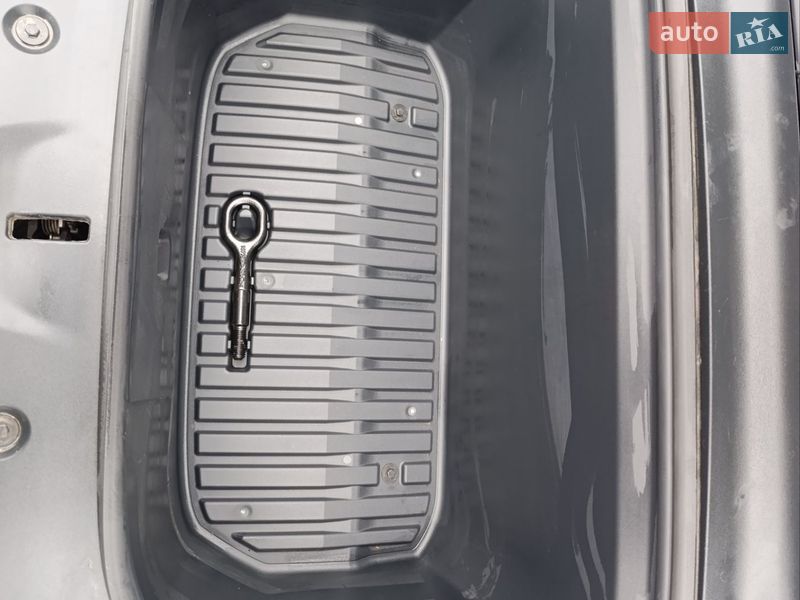 Позашляховик / Кросовер Tesla Model Y 2020 в Харкові