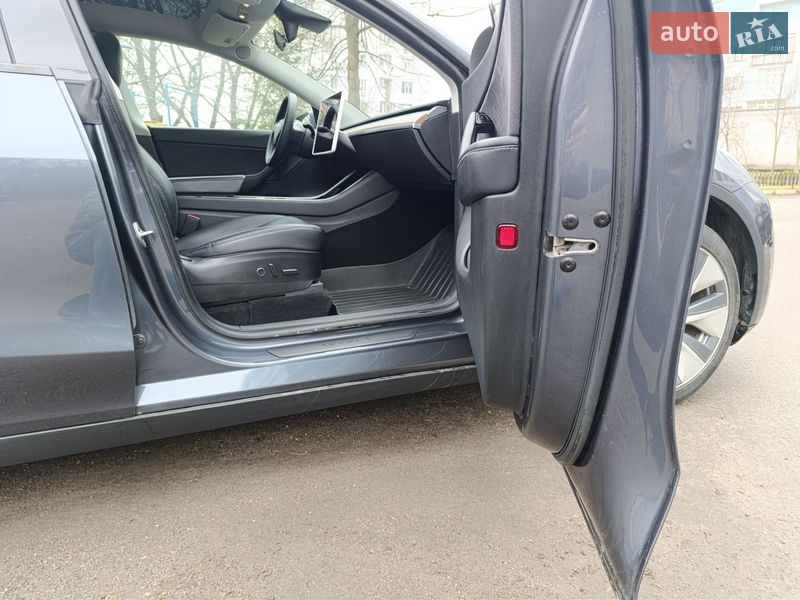 Позашляховик / Кросовер Tesla Model Y 2020 в Харкові