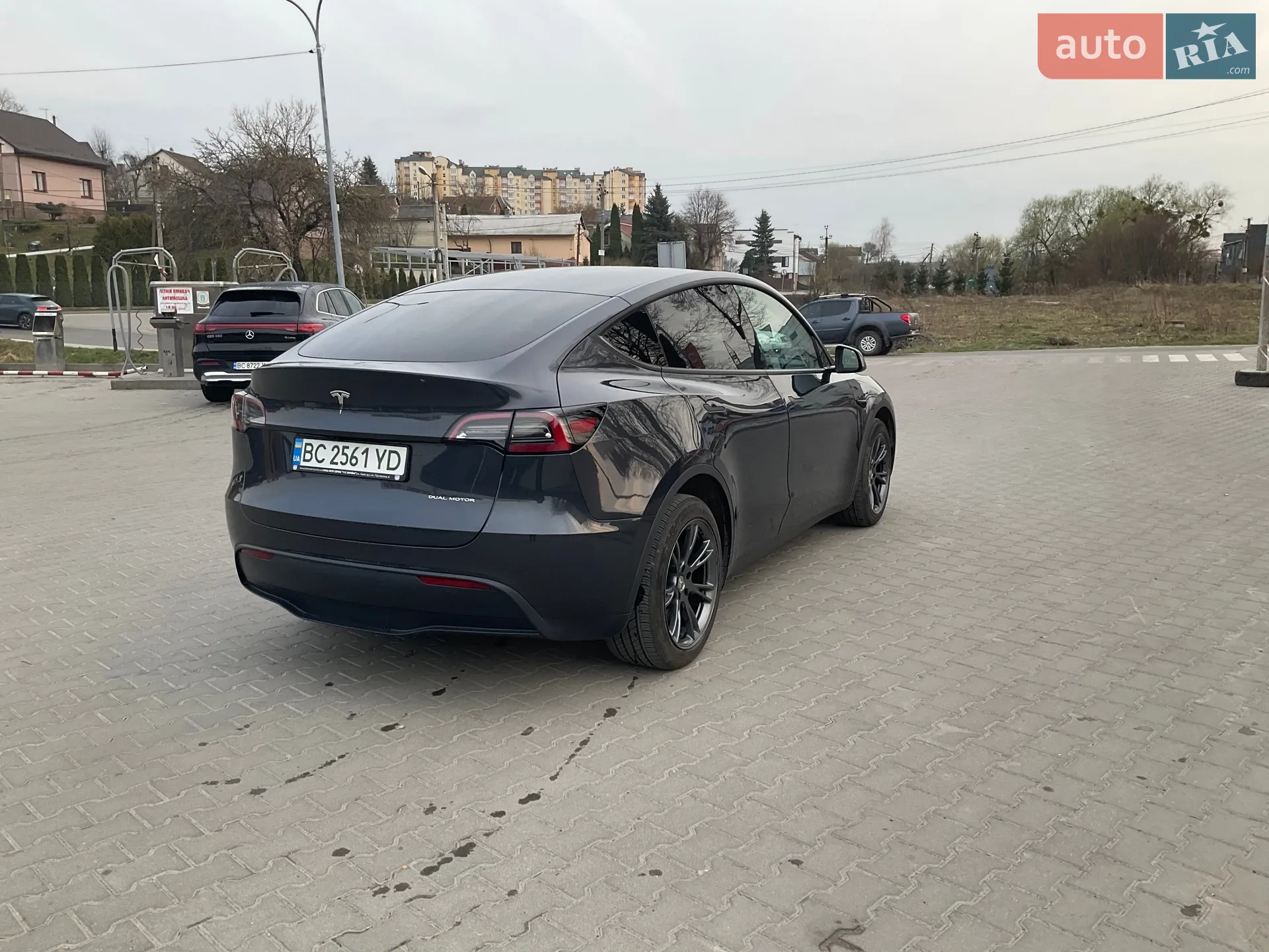 2024 Tesla Model Y - мініатюра 3