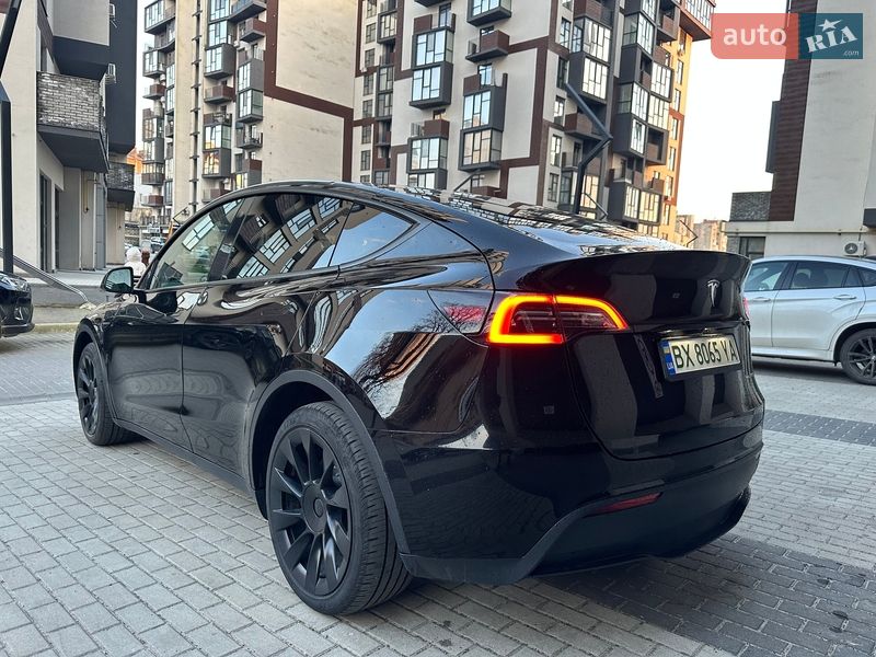 Tesla Model Y 2023 Tesla Model Y 2023