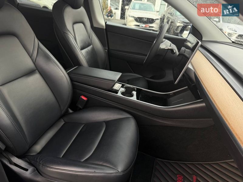 Позашляховик / Кросовер Tesla Model Y 2020 в Харкові