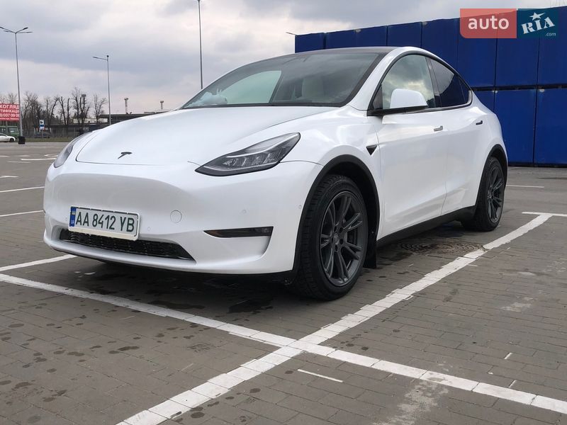 Tesla Model Y 2022