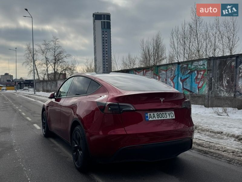 Позашляховик / Кросовер Tesla Model Y 2024 в Києві