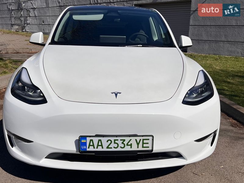 Позашляховик / Кросовер Tesla Model Y 2024 в Києві