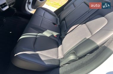 Позашляховик / Кросовер Tesla Model Y 2024 в Києві