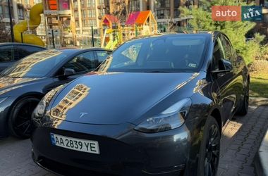 Внедорожник / Кроссовер Tesla Model Y 2024 в Киеве