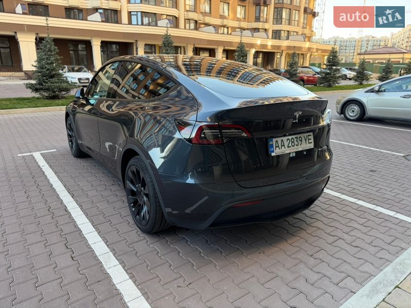 Внедорожник / Кроссовер Tesla Model Y 2024 в Киеве
