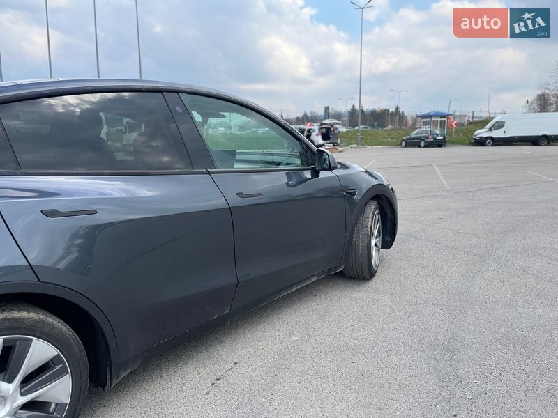 Внедорожник / Кроссовер Tesla Model Y 2021 в Львове