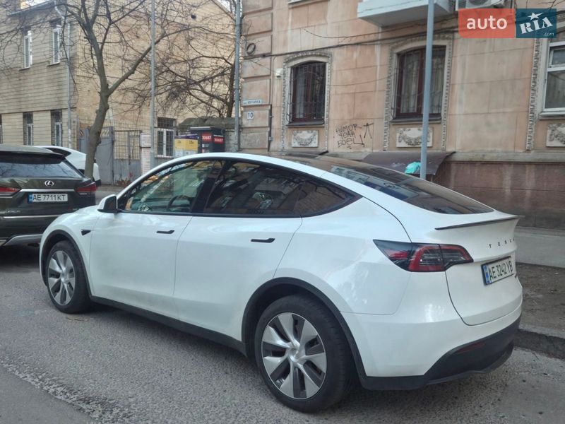 Позашляховик / Кросовер Tesla Model Y 2023 в Дніпрі