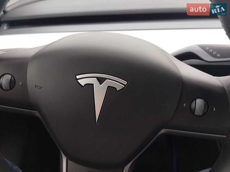 Внедорожник / Кроссовер Tesla Model Y 2024 в Одессе