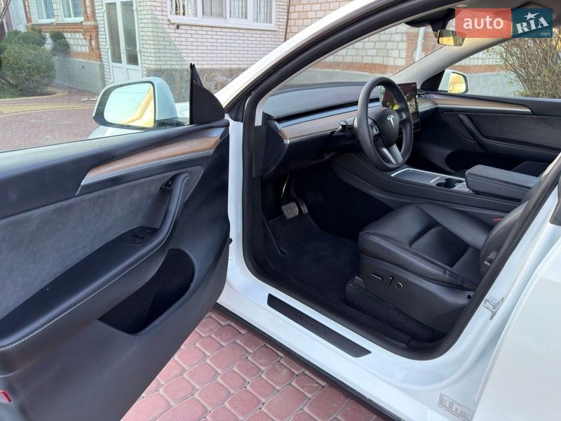 Внедорожник / Кроссовер Tesla Model Y 2023 в Калиновке фото 12 Внедорожник / Кроссовер Tesla Model Y 2023 в Калиновке