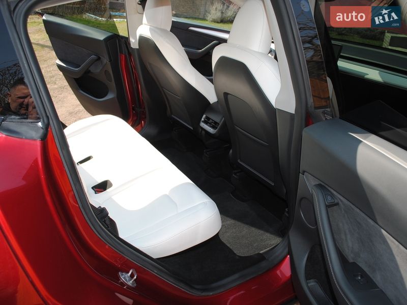 Позашляховик / Кросовер Tesla Model Y 2024 в Луцьку фото 27 Позашляховик / Кросовер Tesla Model Y 2024 в Луцьку