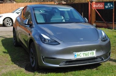 Внедорожник / Кроссовер Tesla Model Y 2024 в Луцке