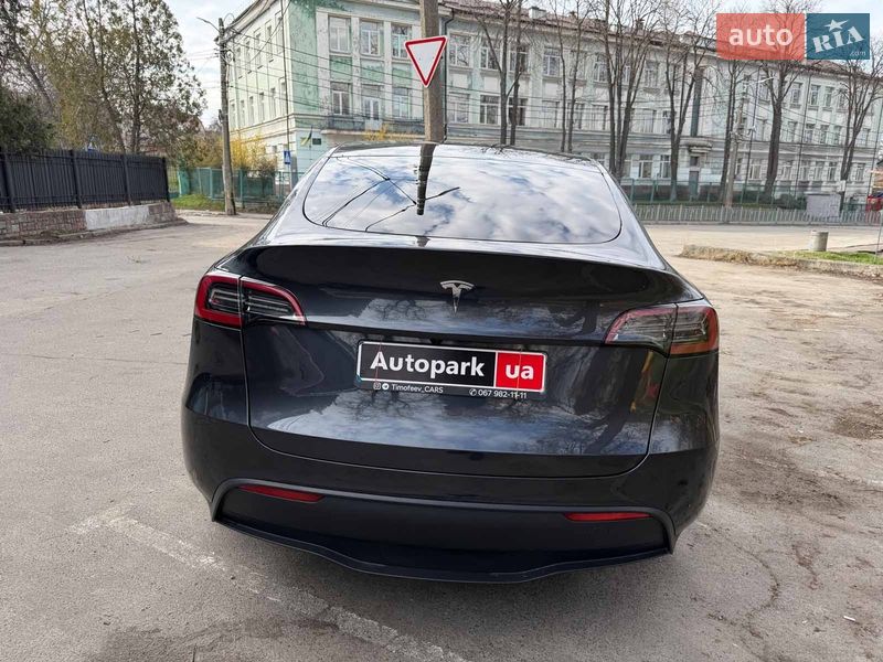 Внедорожник / Кроссовер Tesla Model Y 2025 в Киеве