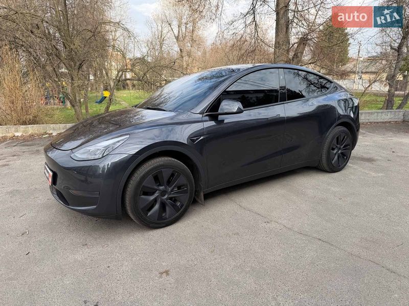 Внедорожник / Кроссовер Tesla Model Y 2025 в Киеве