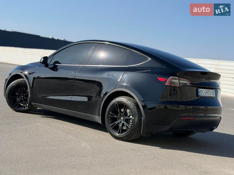 Внедорожник / Кроссовер Tesla Model Y 2023 в Львове