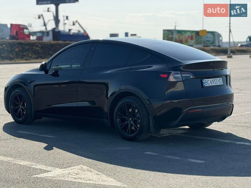 Внедорожник / Кроссовер Tesla Model Y 2023 в Львове