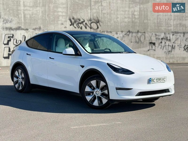 Tesla Model Y 2021