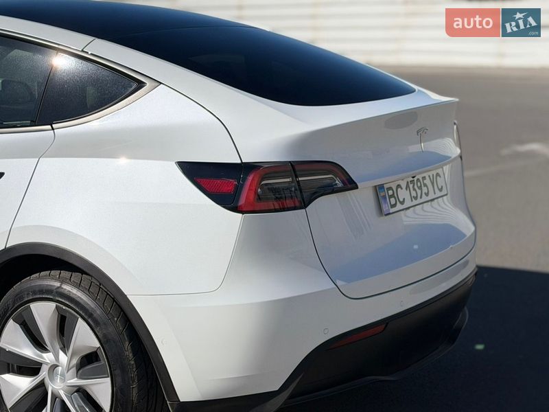 Внедорожник / Кроссовер Tesla Model Y 2021 в Львове