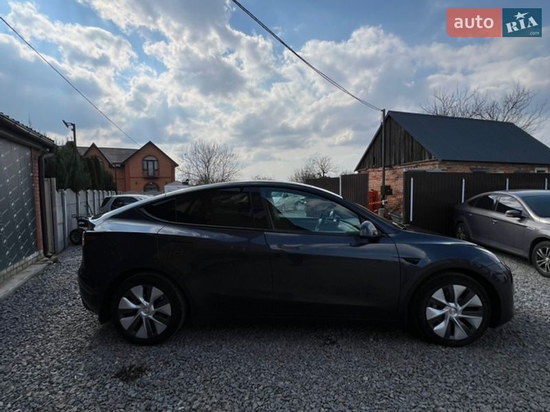 Внедорожник / Кроссовер Tesla Model Y 2025 в Дергачах