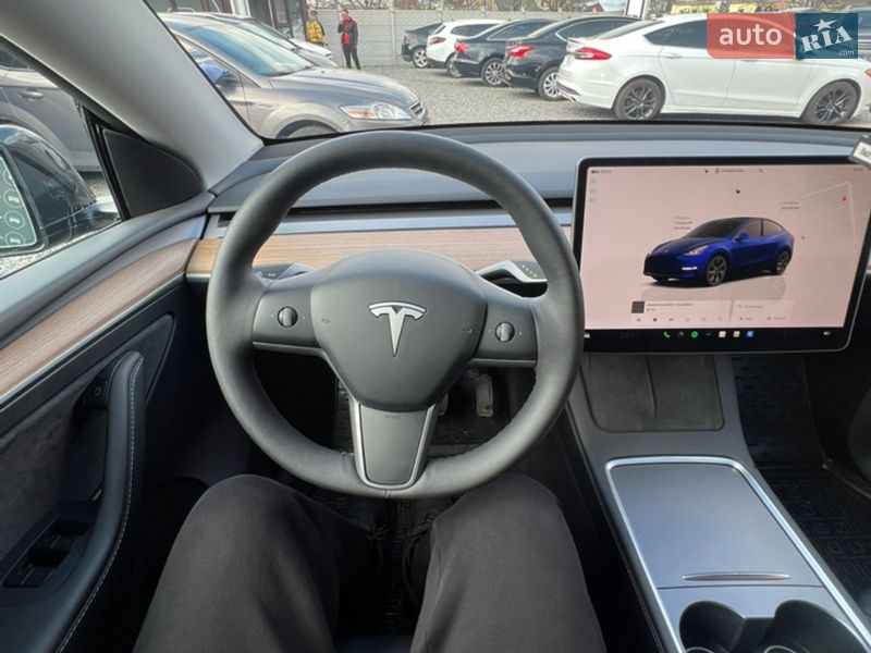 Внедорожник / Кроссовер Tesla Model Y 2025 в Дергачах