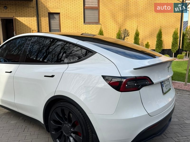 Внедорожник / Кроссовер Tesla Model Y 2022 в Владимире