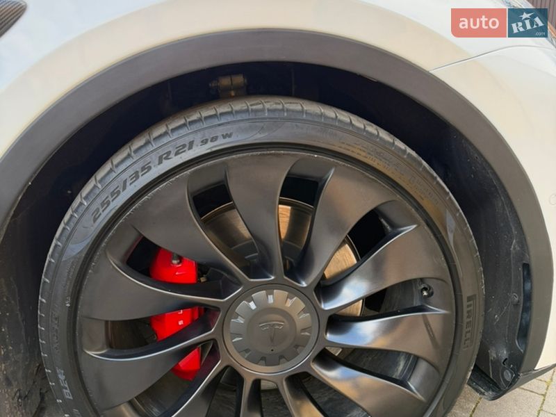 Внедорожник / Кроссовер Tesla Model Y 2022 в Владимире