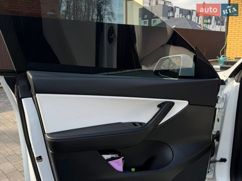 Внедорожник / Кроссовер Tesla Model Y 2022 в Владимире