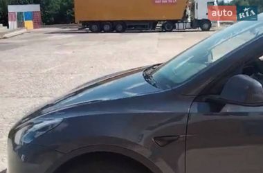 Внедорожник / Кроссовер Tesla Model Y 2023 в Переяславе