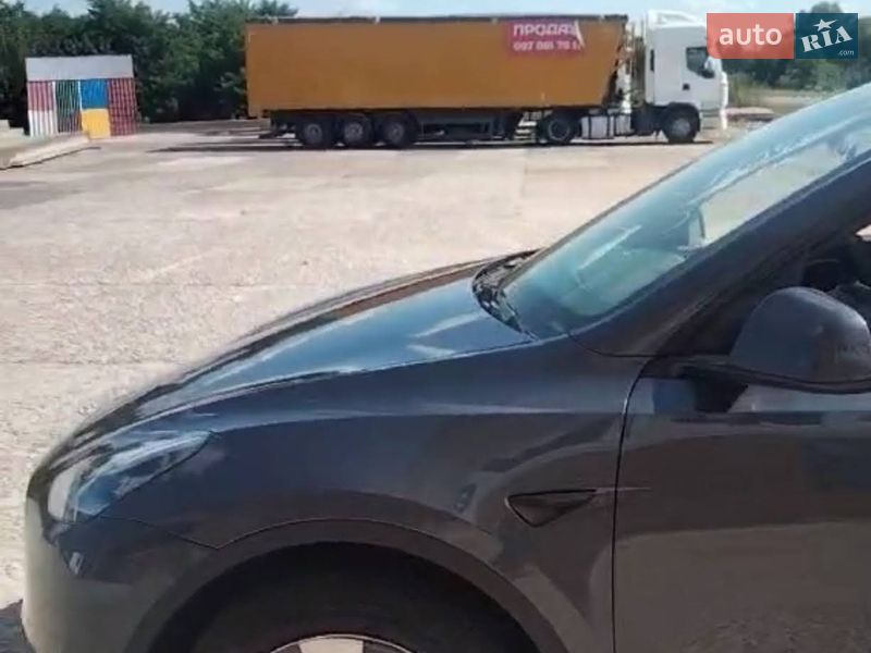 Внедорожник / Кроссовер Tesla Model Y 2023 в Переяславе