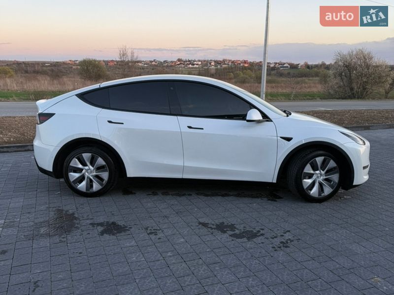 Позашляховик / Кросовер Tesla Model Y 2020 в Львові