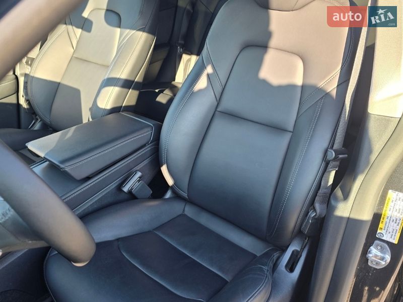 Внедорожник / Кроссовер Tesla Model Y 2024 в Ивано-Франковске
