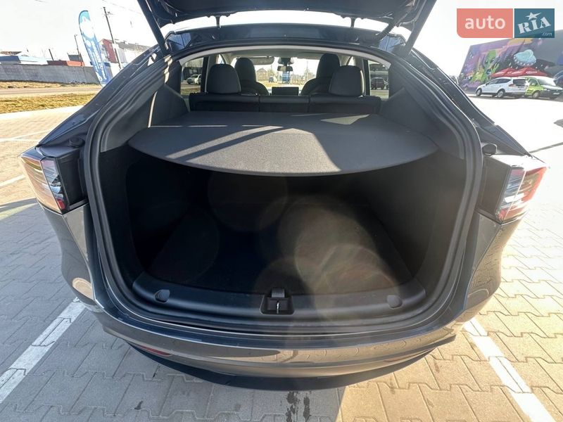 Позашляховик / Кросовер Tesla Model Y 2023 в Києві фото 6 Позашляховик / Кросовер Tesla Model Y 2023 в Києві