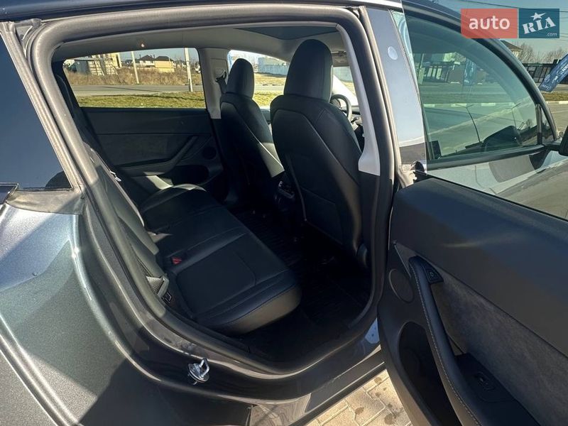 Позашляховик / Кросовер Tesla Model Y 2023 в Києві фото 5 Позашляховик / Кросовер Tesla Model Y 2023 в Києві