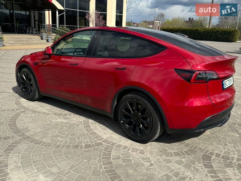 Позашляховик / Кросовер Tesla Model Y 2022 в Львові