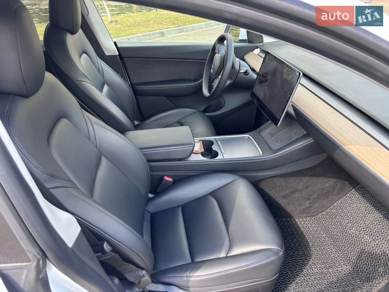 Позашляховик / Кросовер Tesla Model Y 2021 в Івано-Франківську