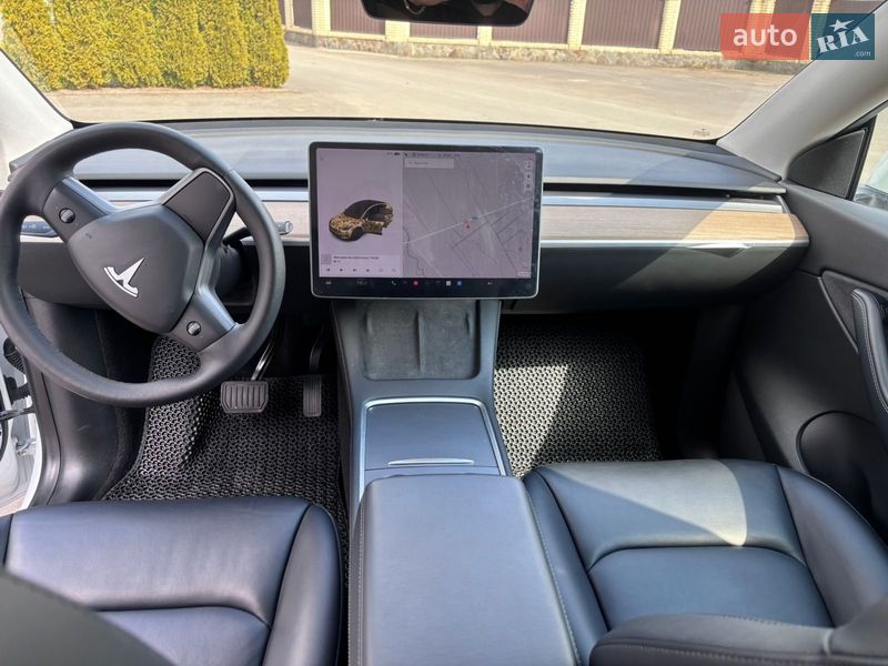Позашляховик / Кросовер Tesla Model Y 2021 в Івано-Франківську