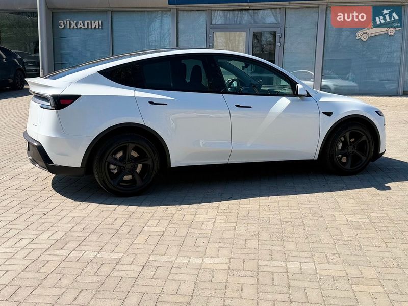 Внедорожник / Кроссовер Tesla Model Y 2025 в Днепре