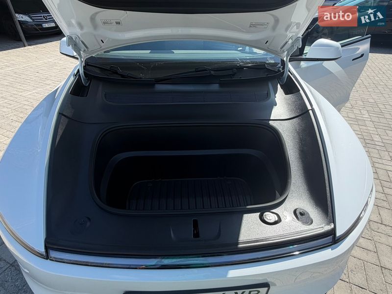 Внедорожник / Кроссовер Tesla Model Y 2025 в Днепре