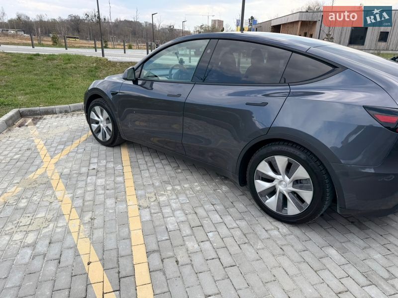 Позашляховик / Кросовер Tesla Model Y 2023 в Львові фото 15 Позашляховик / Кросовер Tesla Model Y 2023 в Львові