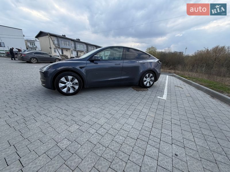 Позашляховик / Кросовер Tesla Model Y 2023 в Львові фото 18 Позашляховик / Кросовер Tesla Model Y 2023 в Львові