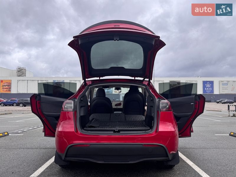 Внедорожник / Кроссовер Tesla Model Y 2022 в Киеве