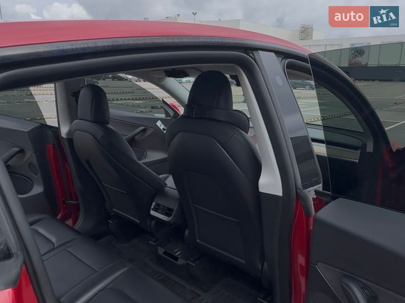 Внедорожник / Кроссовер Tesla Model Y 2022 в Киеве