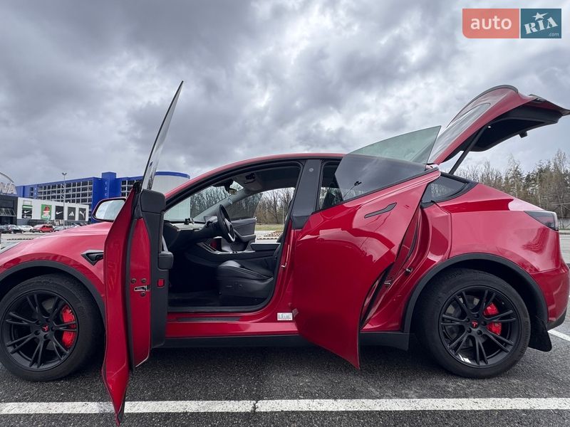 Позашляховик / Кросовер Tesla Model Y 2022 в Києві