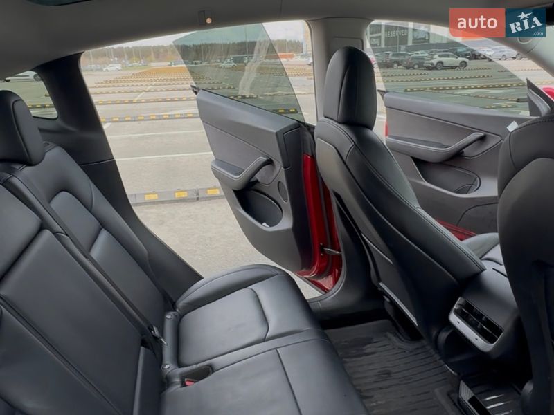 Позашляховик / Кросовер Tesla Model Y 2022 в Києві