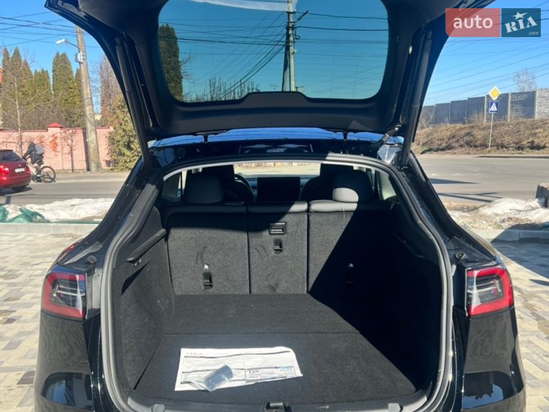 Внедорожник / Кроссовер Tesla Model Y 2024 в Киеве