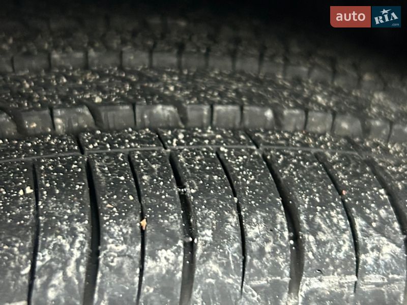 Внедорожник / Кроссовер Tesla Model Y 2024 в Киеве