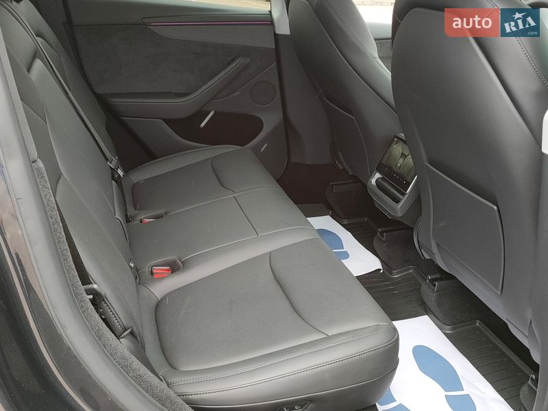 Внедорожник / Кроссовер Tesla Model Y 2025 в Киеве