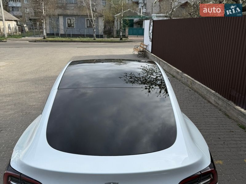 Позашляховик / Кросовер Tesla Model Y 2023 в Первомайську